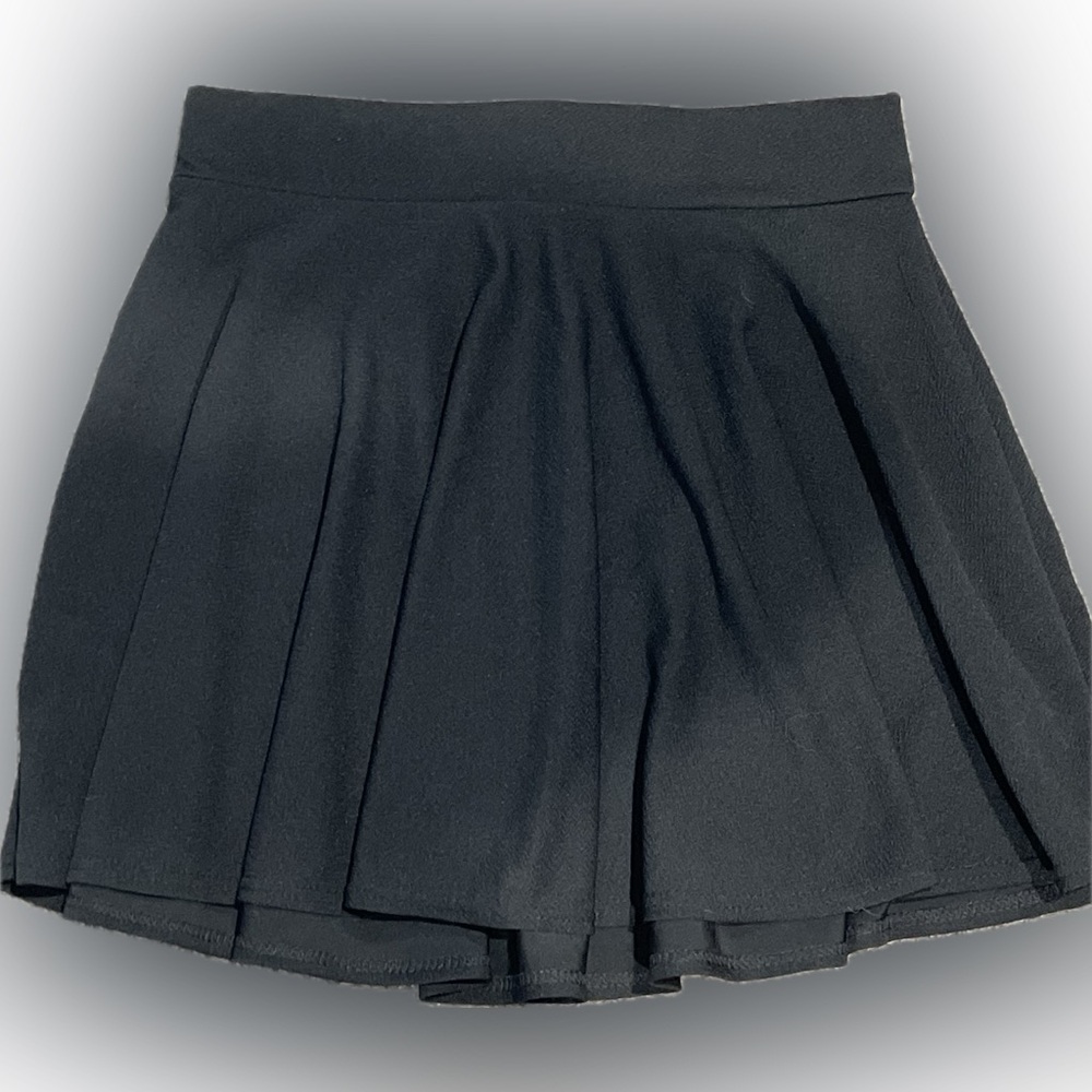 Black skater skirt